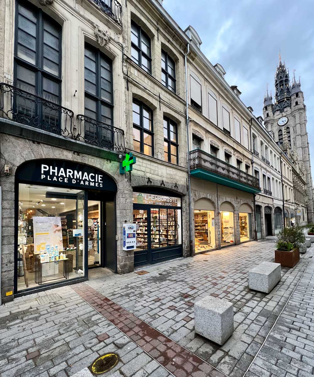 Pharmacie à Douai, Place d'Armes